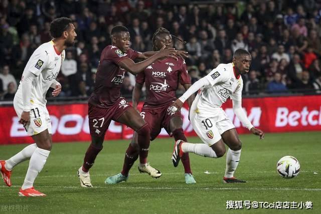 欧联杯-吉鲁普利希奇赖因德斯破门 AC米兰4-2胜